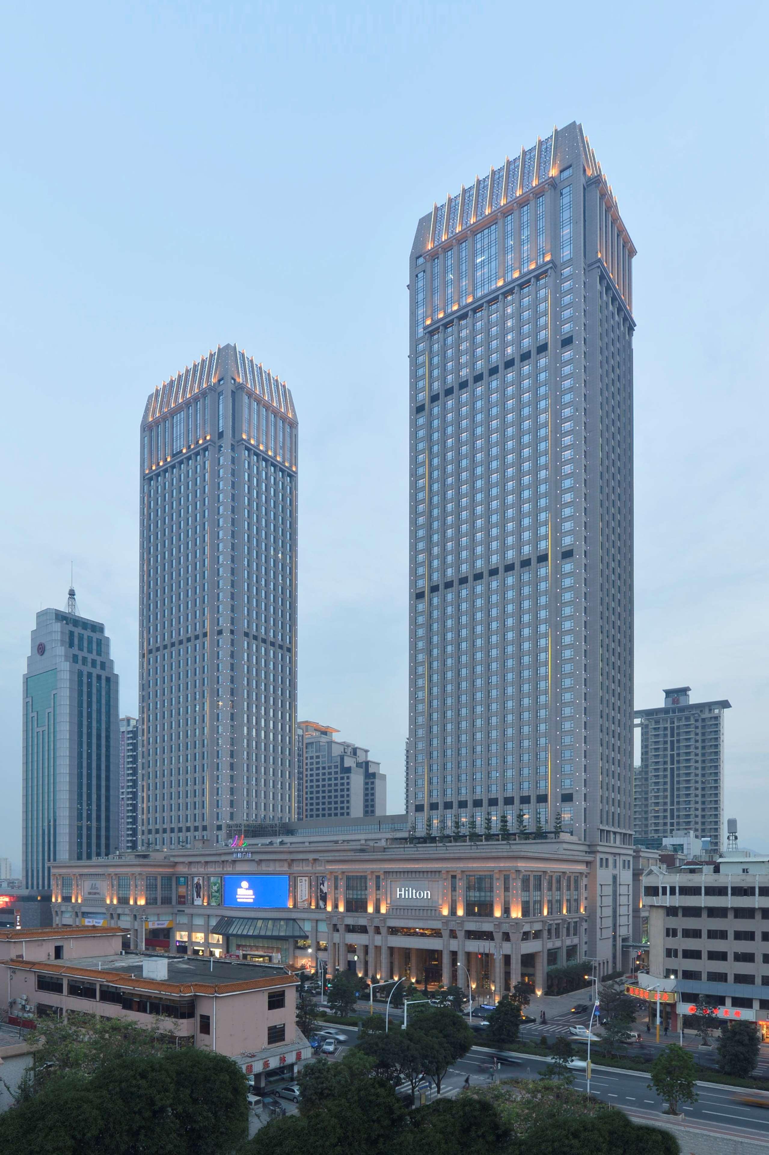 Отель Hilton Zhongshan Downtown Экстерьер фото